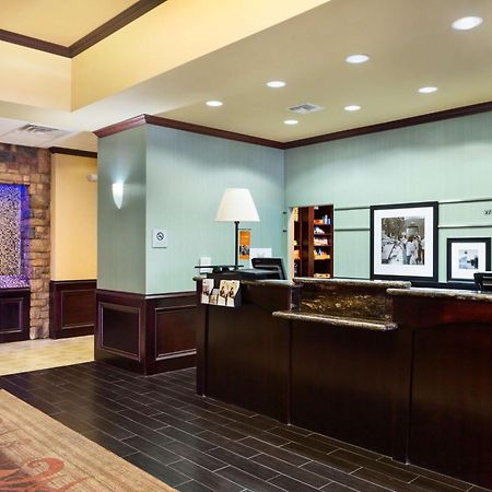Hampton Inn & Suites Mission Eksteriør bilde