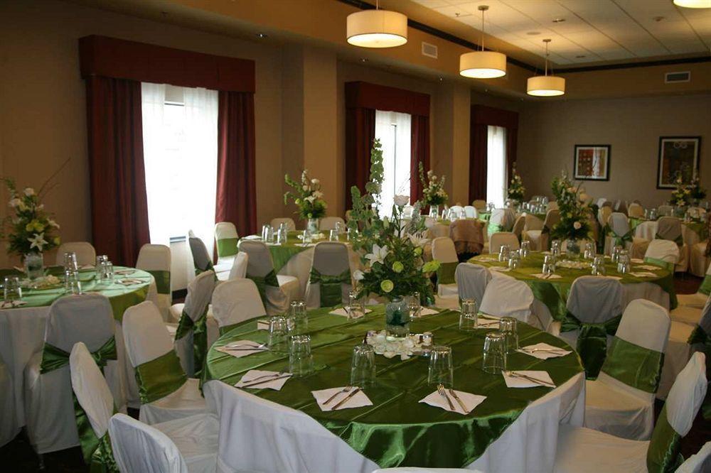 Hampton Inn & Suites Mission Restaurant bilde