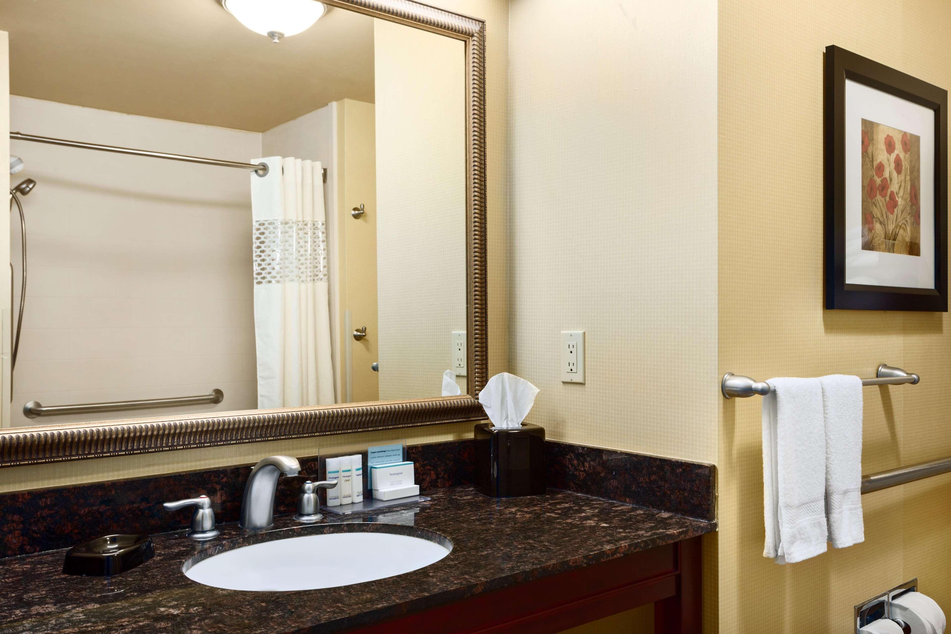 Hampton Inn & Suites Mission Eksteriør bilde