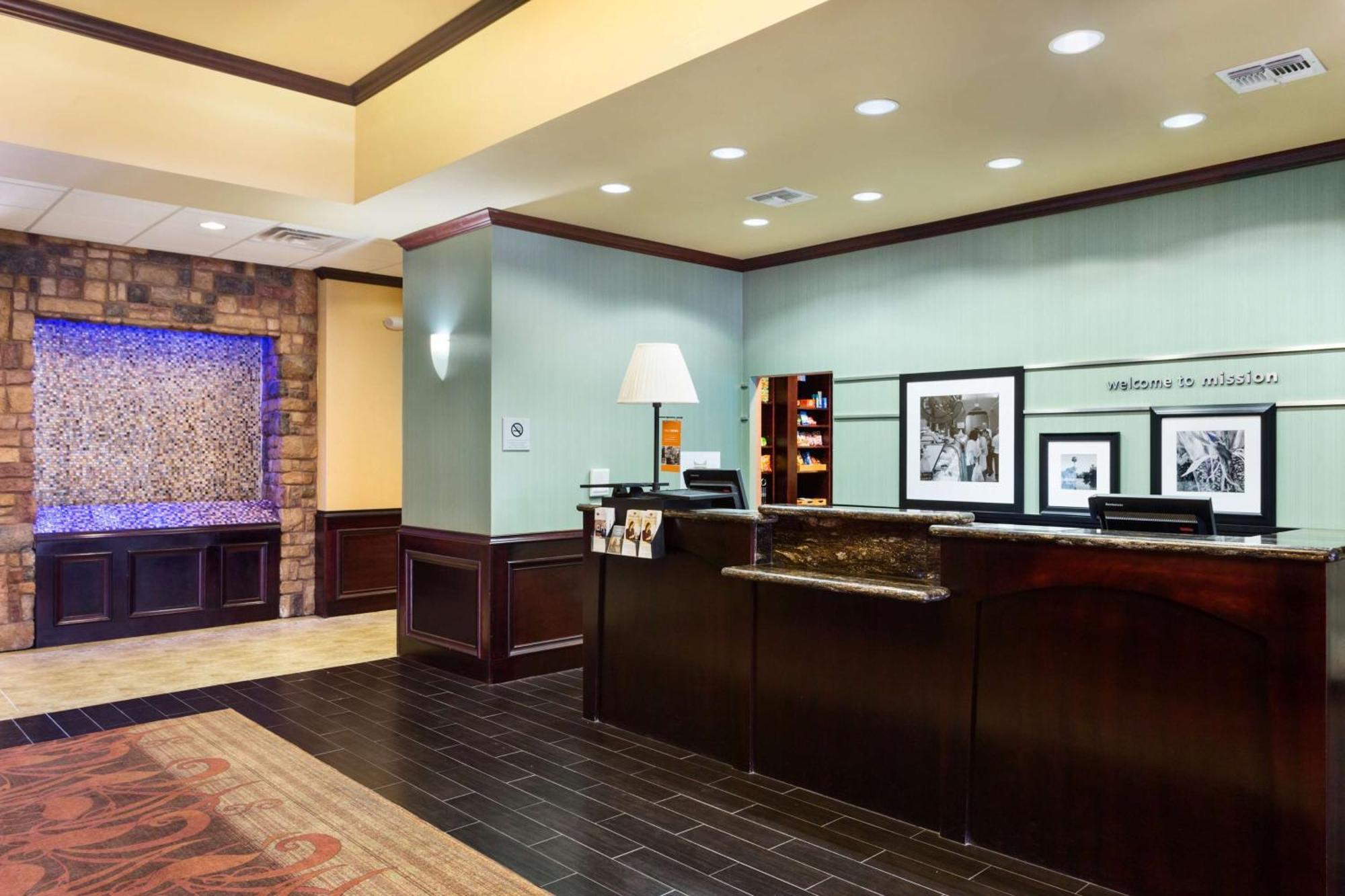 Hampton Inn & Suites Mission Eksteriør bilde