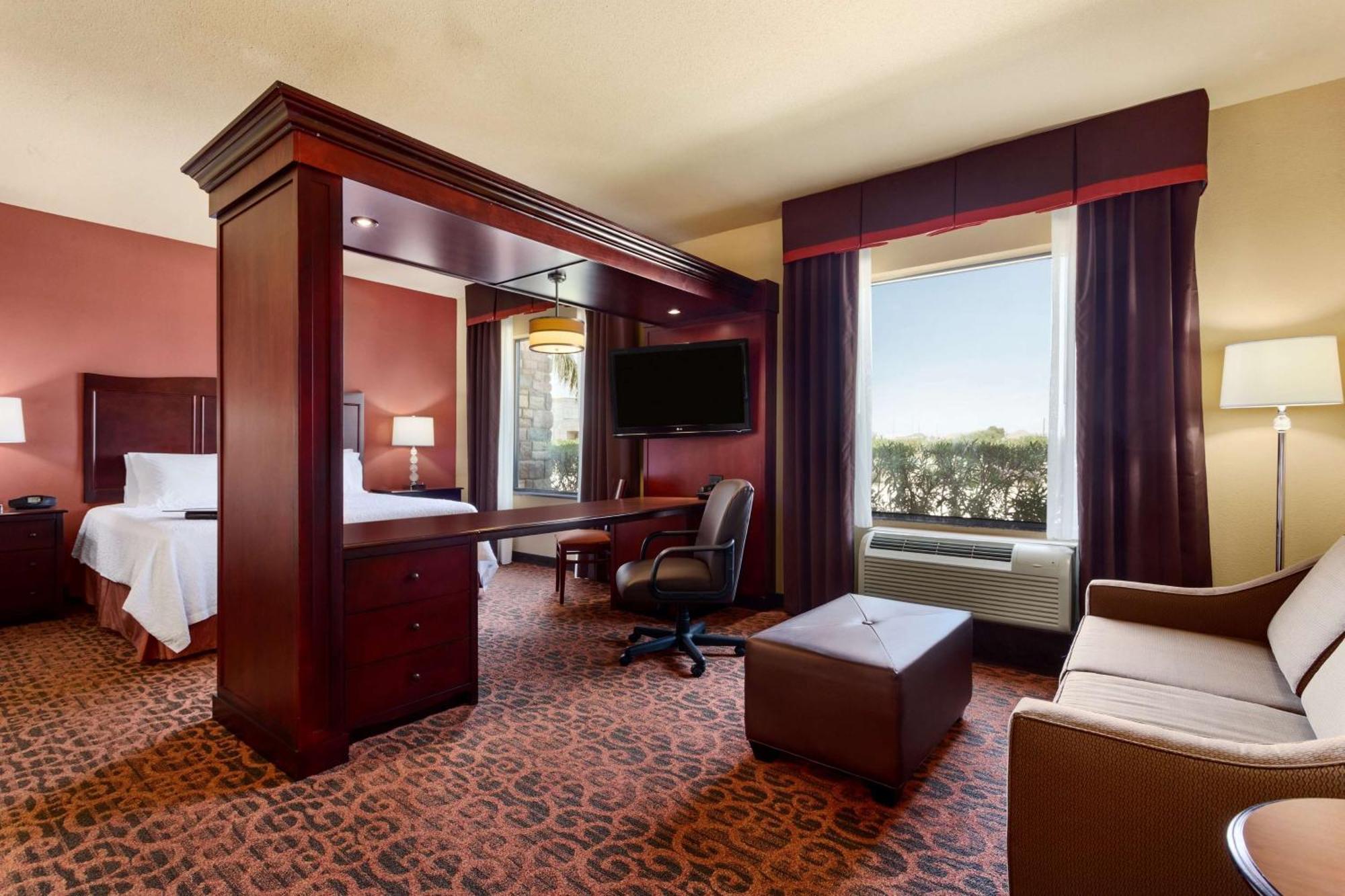 Hampton Inn & Suites Mission Eksteriør bilde