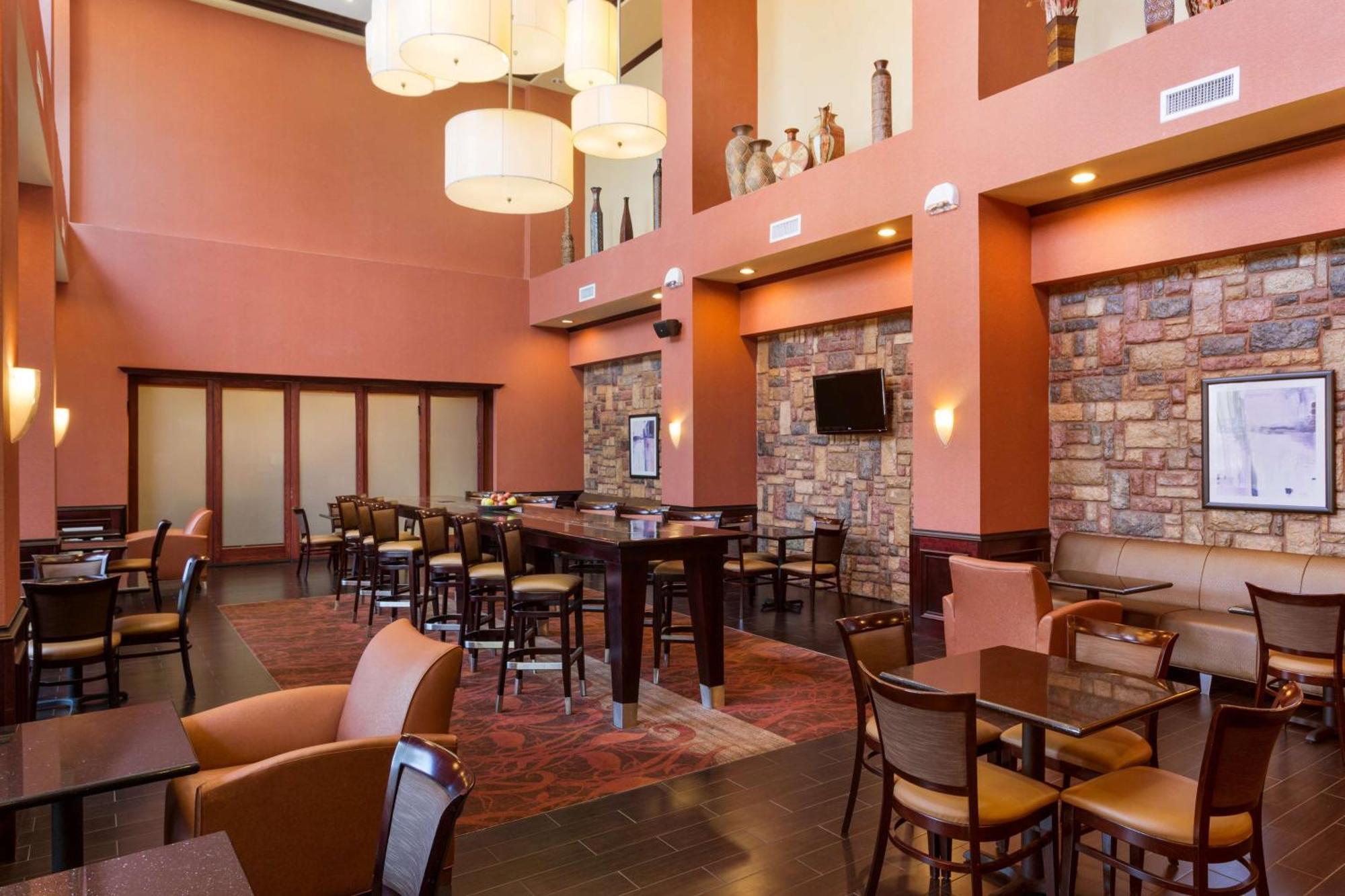 Hampton Inn & Suites Mission Eksteriør bilde