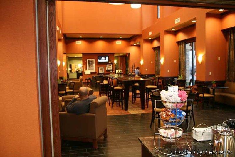 Hampton Inn & Suites Mission Restaurant bilde