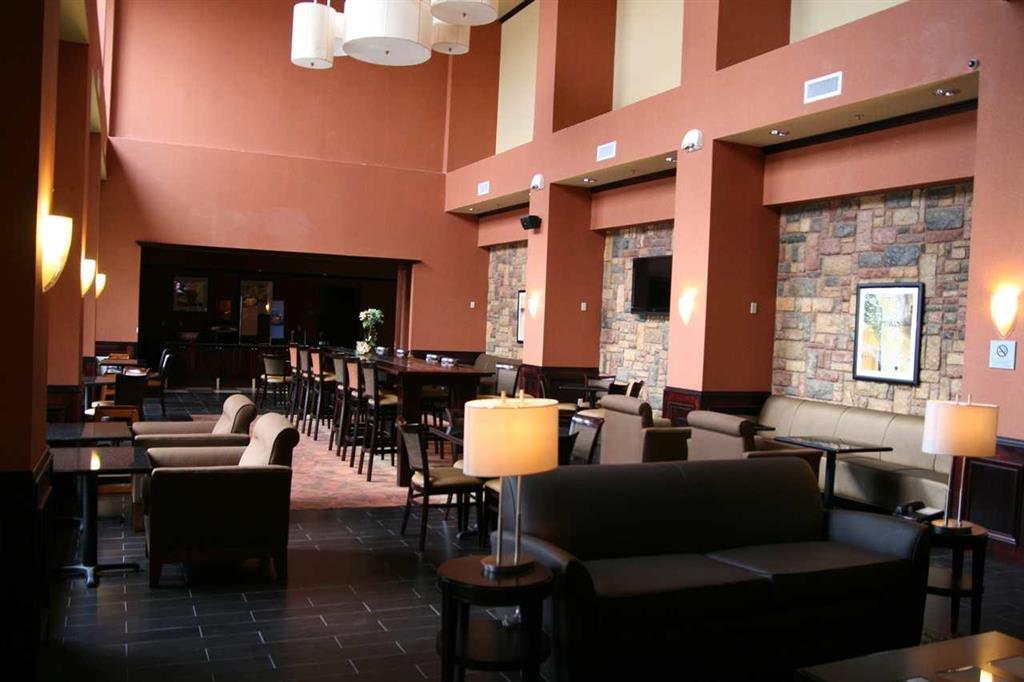 Hampton Inn & Suites Mission Restaurant bilde