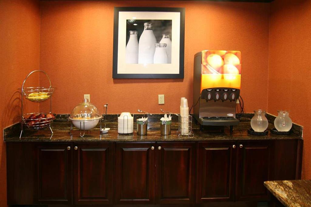 Hampton Inn & Suites Mission Restaurant bilde